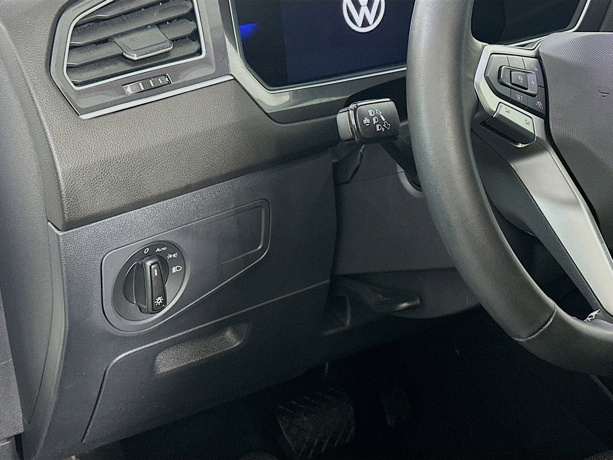 Used 2024 Volkswagen Tiguan S w/ MDO Package, Three-Row FWD image 16