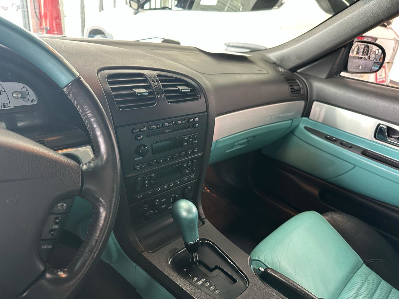 Used 2002 Ford Thunderbird Deluxe image 13