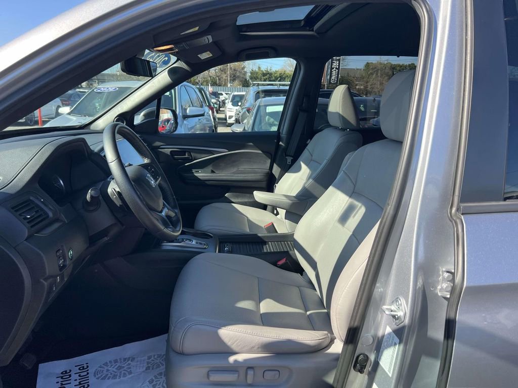 Used 2023 Honda Passport EX-L image 11