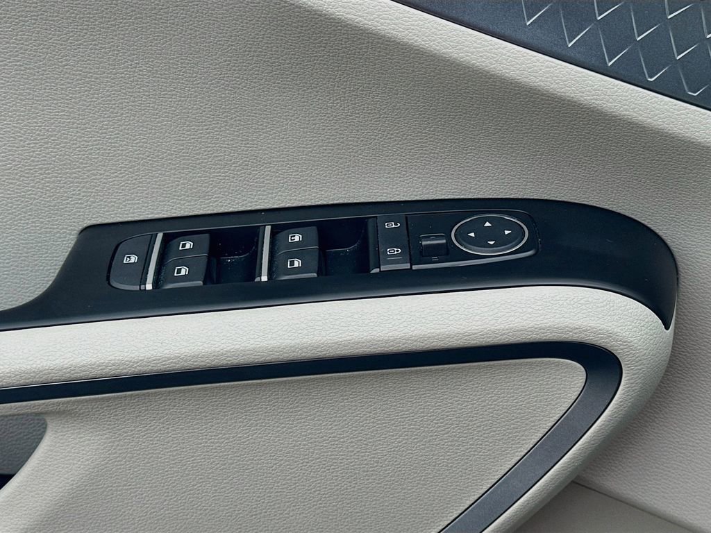 Certified 2023 Kia Soul EX FWD image 18