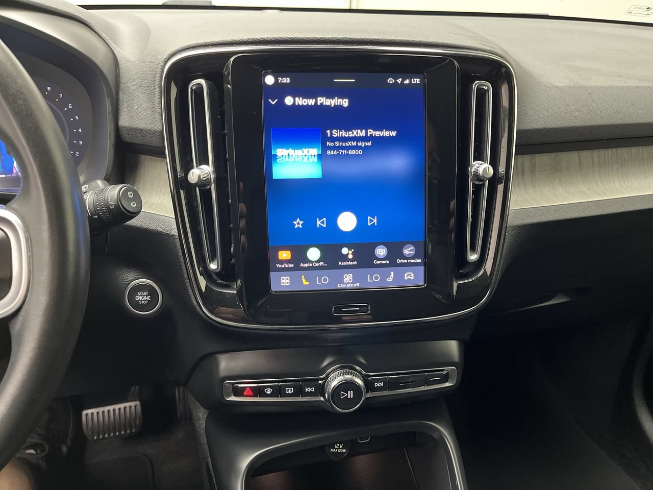 Used 2023 Volvo XC40 B5 Core AWD/4WD image 16