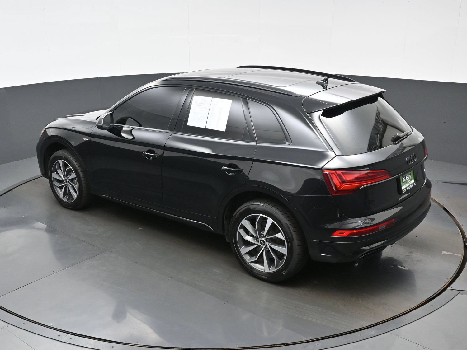 Used 2024 Audi Q5 2.0T Premium w/ Summer of Audi Package AWD/4WD image 39