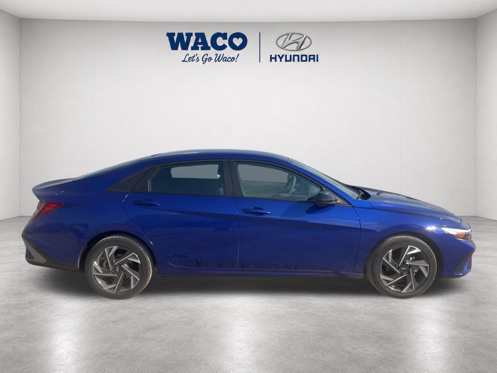 Used 2025 Hyundai Elantra Sport FWD image 8