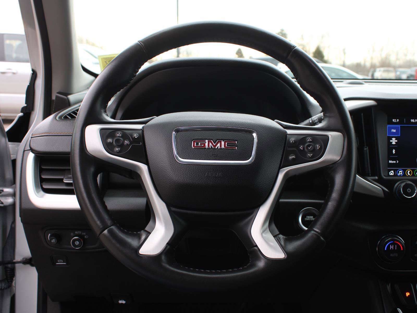 Used 2021 GMC Terrain SLE w/ Driver Convenience Package image 9