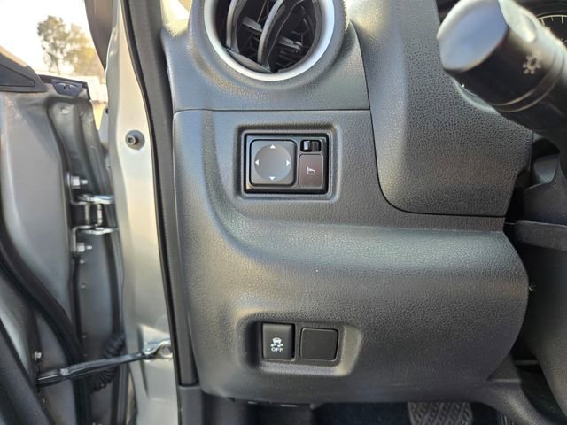 Used 2015 Nissan Versa Note SR image 17