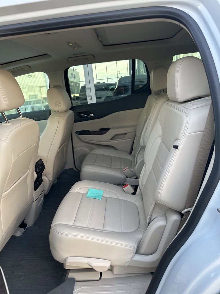 Used 2023 GMC Acadia Denali w/ Denali Ultimate Package image 5