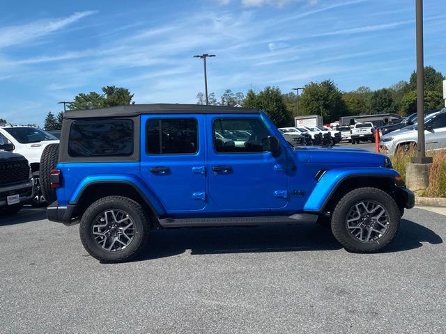 New 2025 Jeep Wrangler Unlimited Sahara AWD/4WD image 9