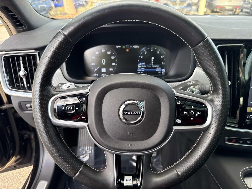 Used 2018 Volvo V90 T5 R-Design image 45