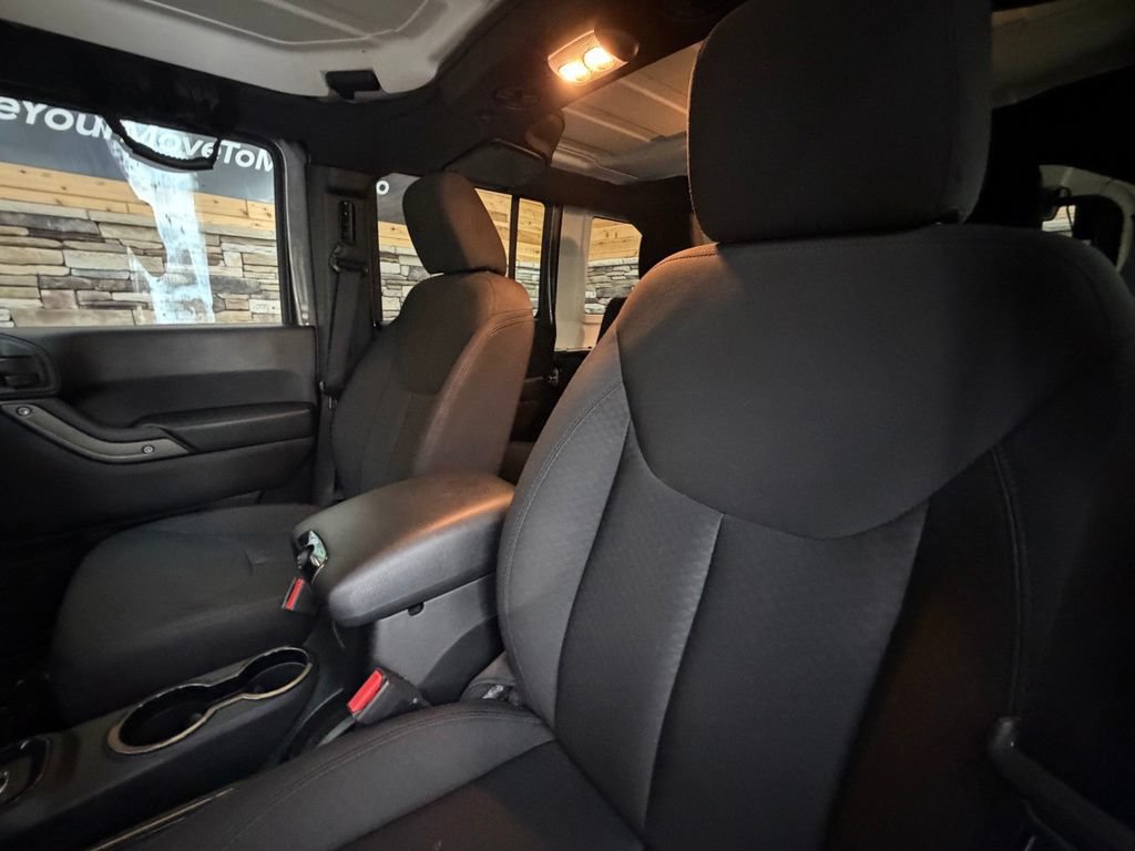 Used 2016 Jeep Wrangler Unlimited Sport w/ Connectivity Group AWD/4WD image 22