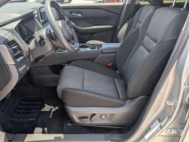 Used 2024 Nissan Rogue SV AWD/4WD image 14