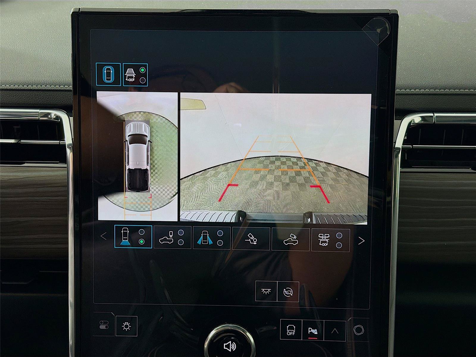 New 2025 GMC Sierra EV Denali AWD/4WD image 17