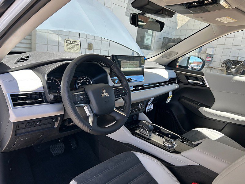 New 2026 Mitsubishi Outlander SE FWD image 23