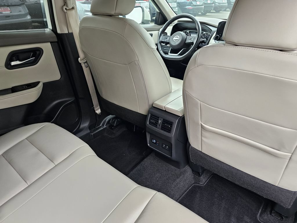 Used 2023 Nissan Rogue SL w/ SL Premium Package AWD/4WD image 16