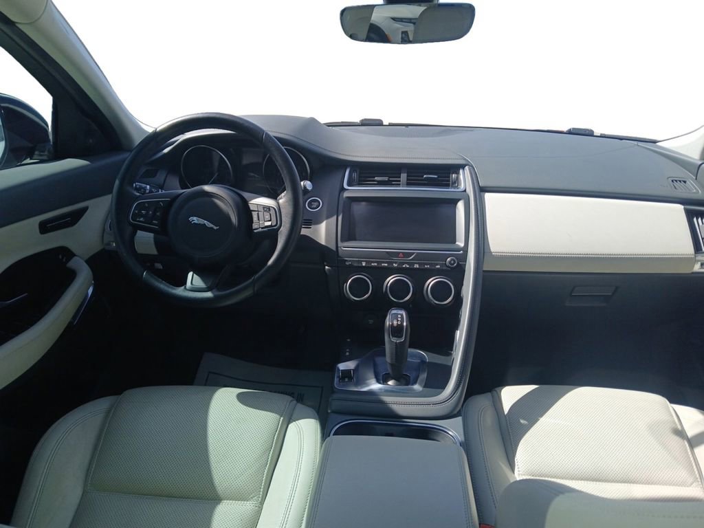 Used 2020 Jaguar E-PACE SE image 18