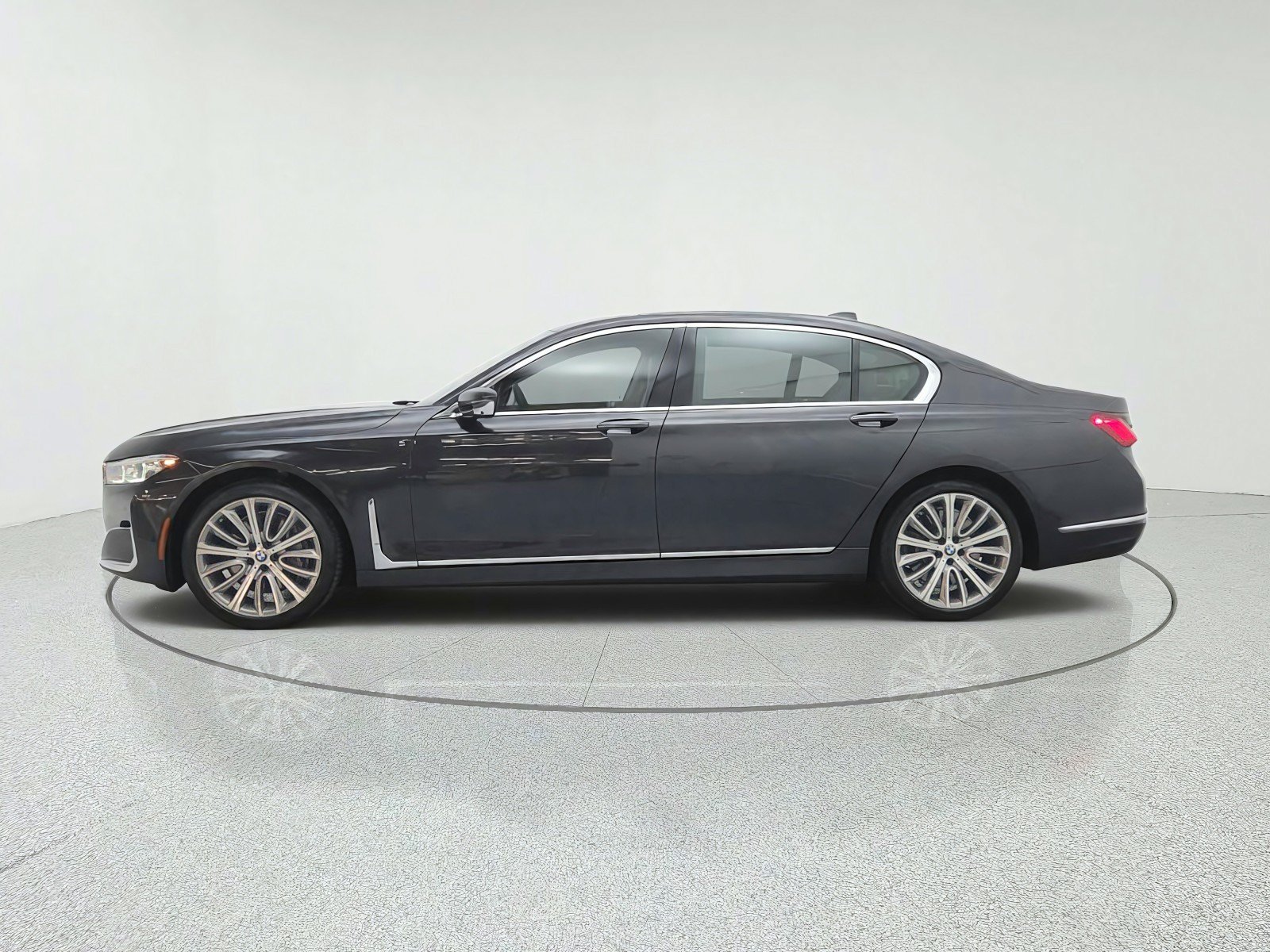 Used 2020 BMW 750i xDrive w/ Executive Package AWD/4WD image 8