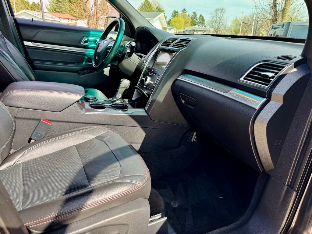 Used 2017 Ford Explorer Sport w/ Equipment Group 401A AWD/4WD image 12