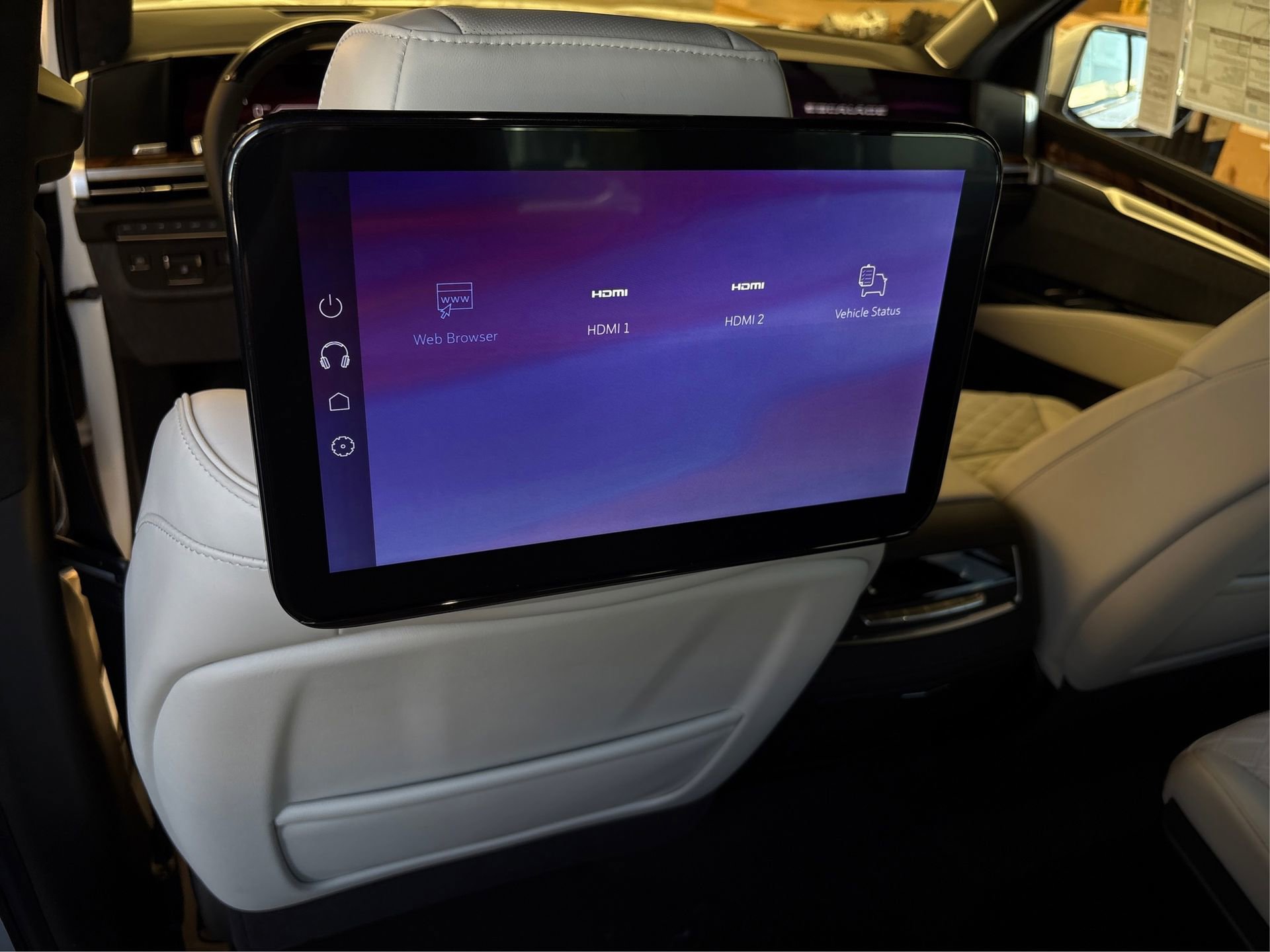 New 2026 Cadillac Escalade ESV Platinum Sport w/ LPO, ONYX Package image 22