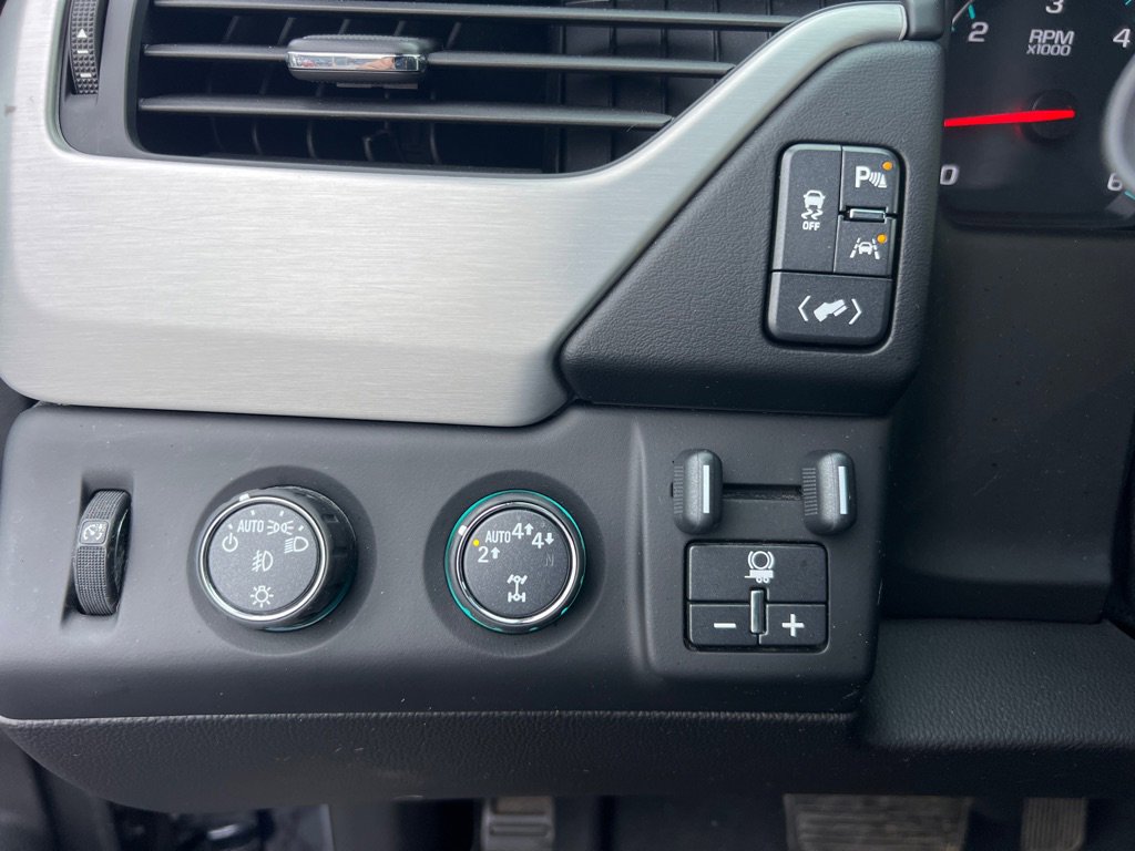 Used 2017 GMC Yukon XL SLT w/ Open Road Package image 33