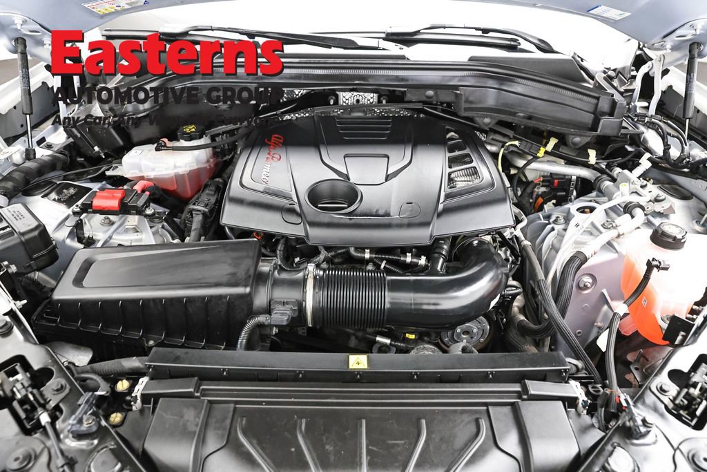 Used 2024 Alfa Romeo Stelvio Sprint AWD/4WD image 7