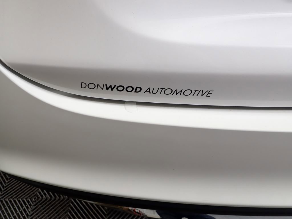 Used 2015 Chrysler 200 Limited w/ Convenience Group FWD image 17