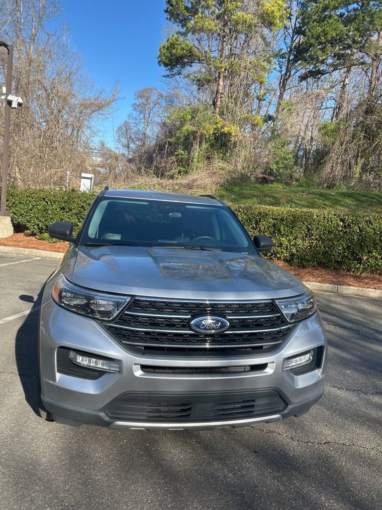 Used 2023 Ford Explorer XLT w/ Equipment Group 202A image 2