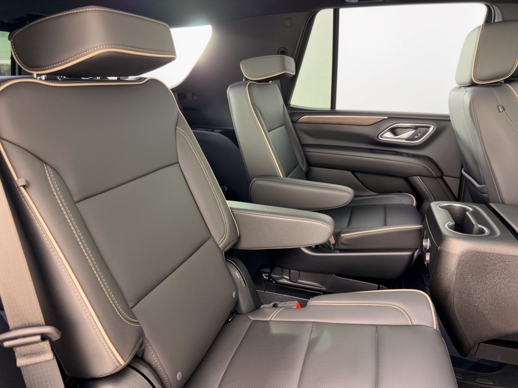 Used 2023 Chevrolet Tahoe Premier AWD/4WD image 29
