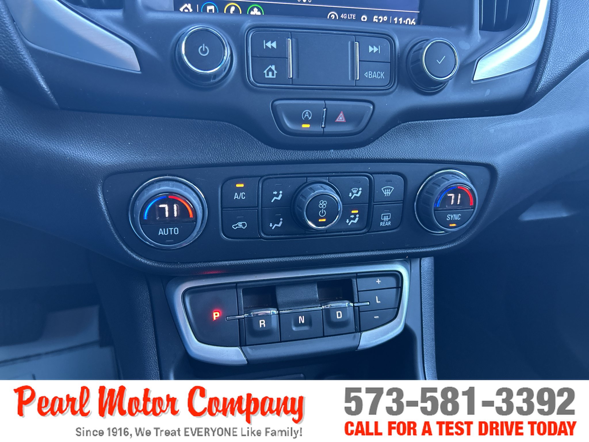 Used 2024 GMC Terrain SLT AWD/4WD image 18