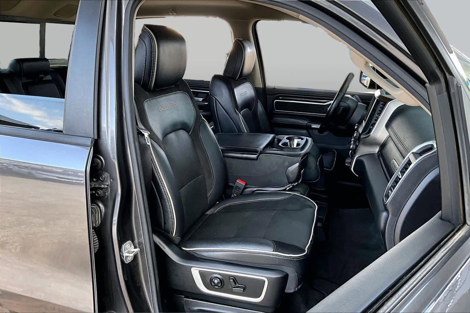 Used 2021 RAM 1500 Laramie w/ Off Road Group AWD/4WD image 9