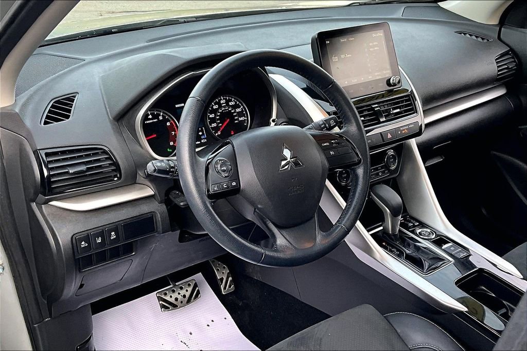 Used 2022 Mitsubishi Eclipse Cross SE image 13