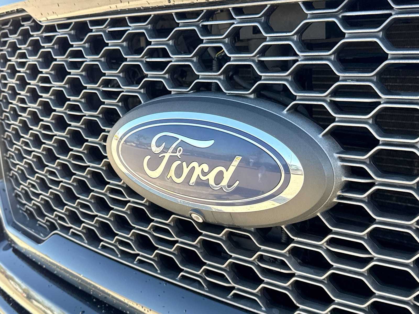 Used 2018 Ford F150 Lariat w/ Equipment Group 502A Luxury AWD/4WD image 11