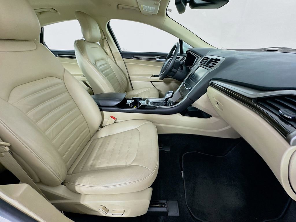 Used 2015 Ford Fusion SE w/ Equipment Group 502A FWD image 35