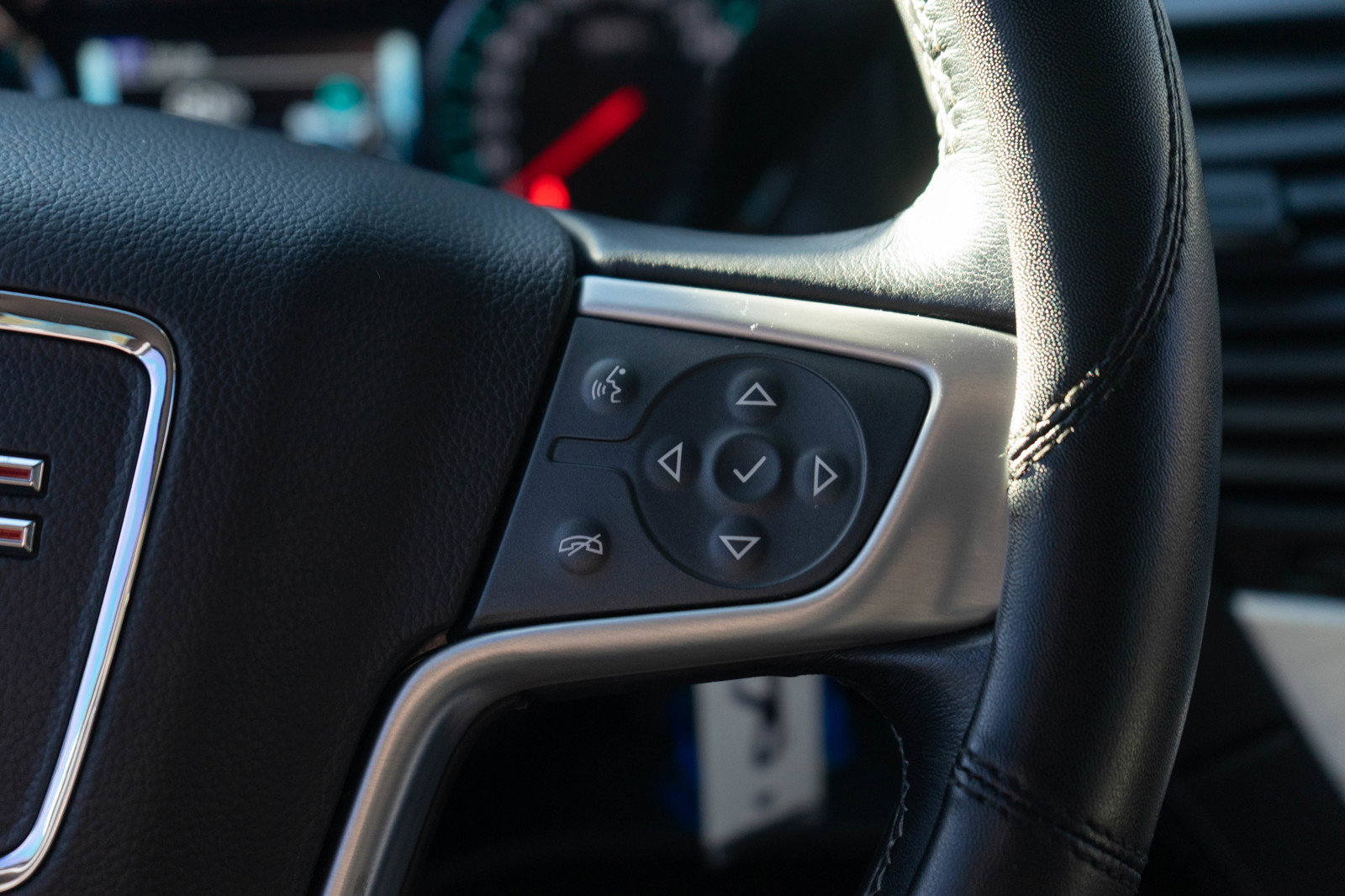 Used 2020 GMC Yukon SLE w/ SLE Value Package image 21