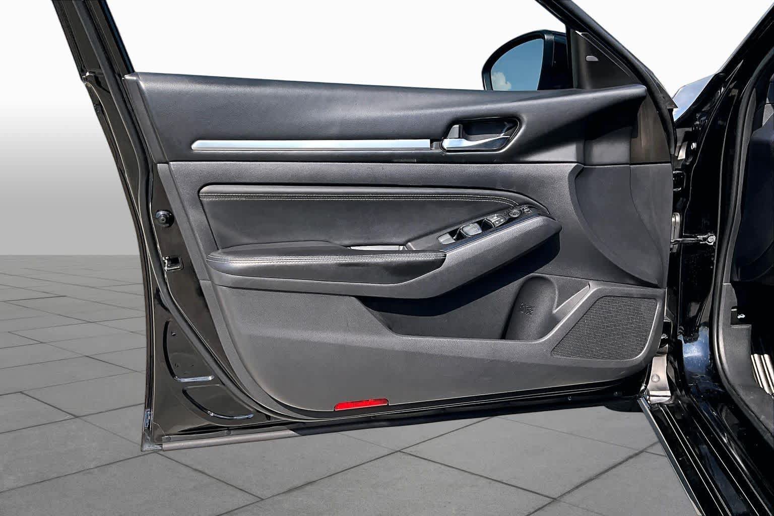 Used 2020 Nissan Altima 2.5 SL FWD image 19