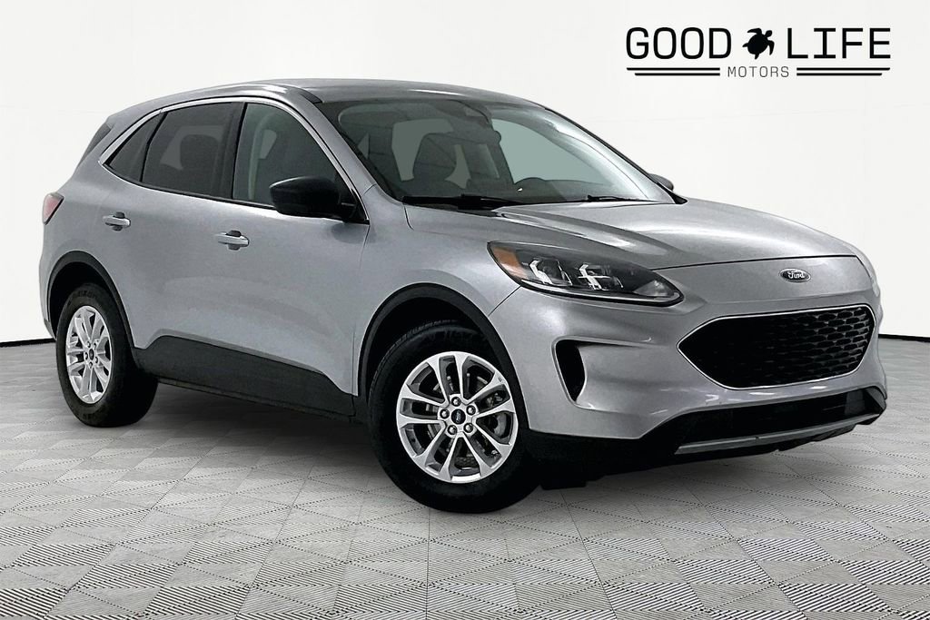 Used 2022 Ford Escape SE image 1