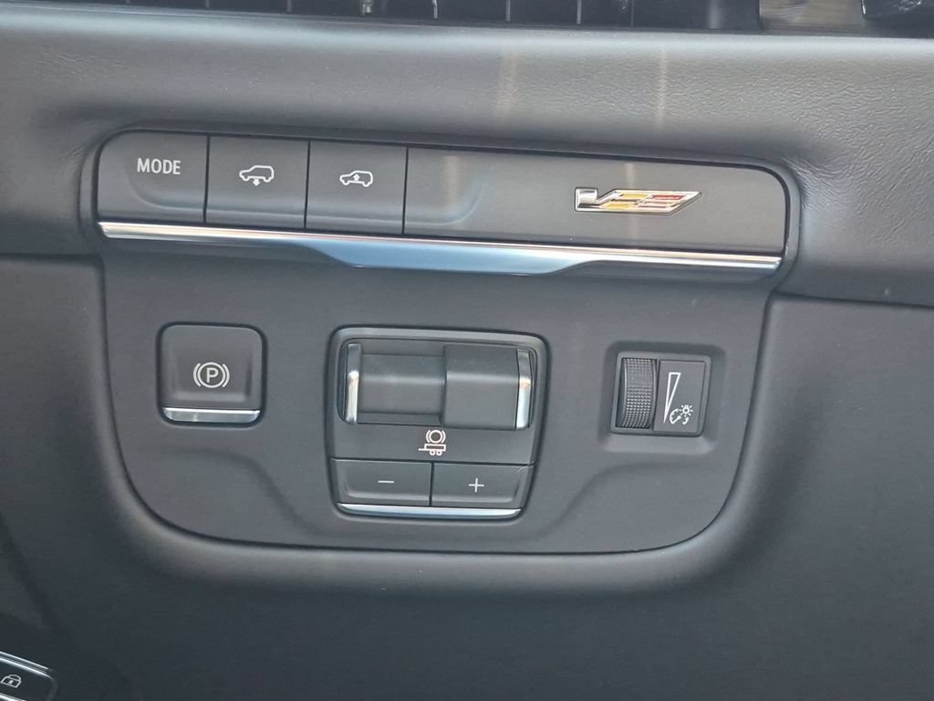 New 2026 Cadillac Escalade V w/ LPO, ONYX Package AWD/4WD image 17
