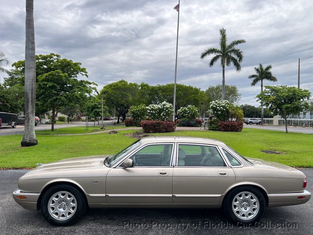 Used 2000 Jaguar XJ8 image 5