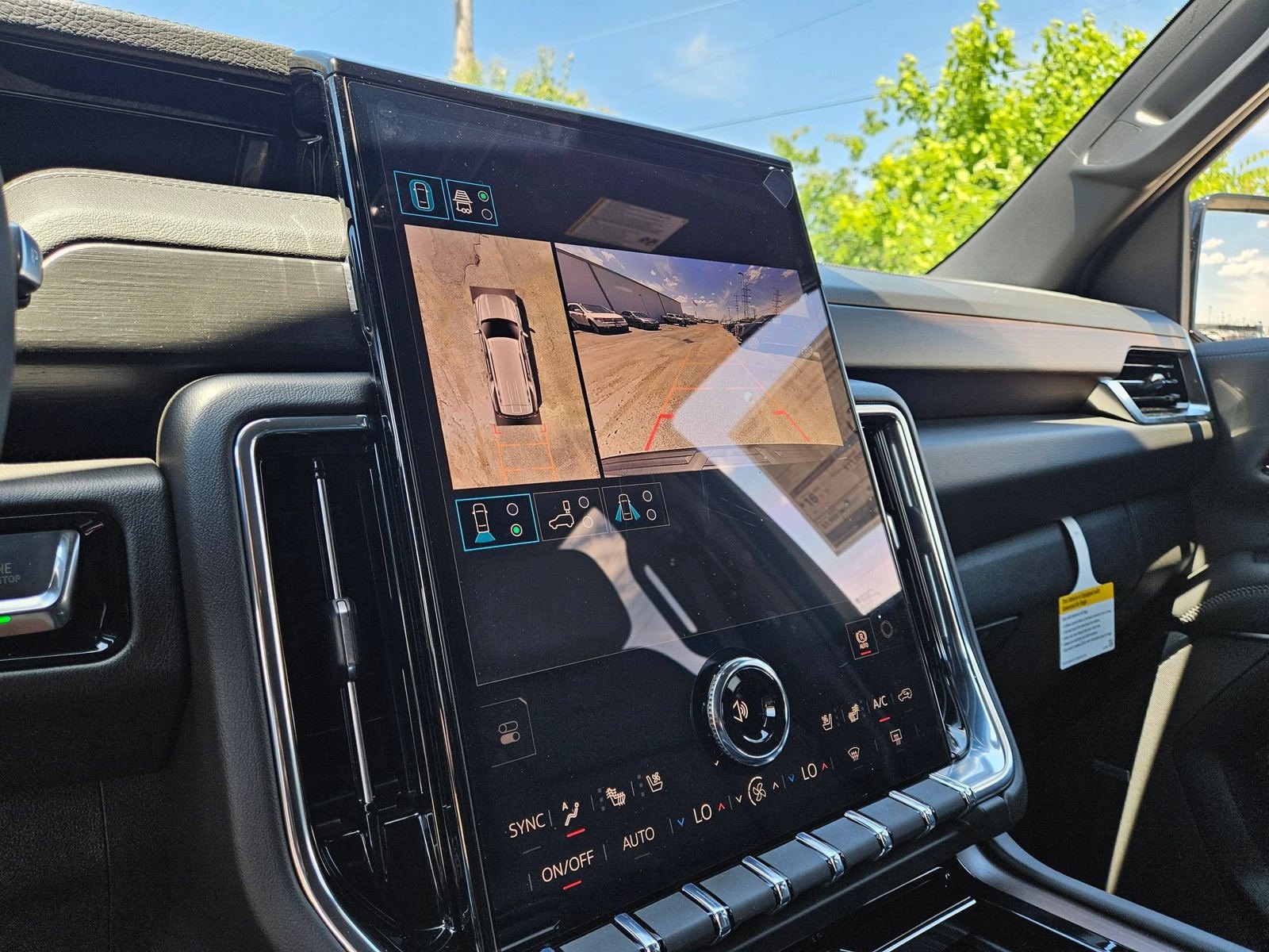New 2026 GMC Yukon Denali AWD/4WD image 17