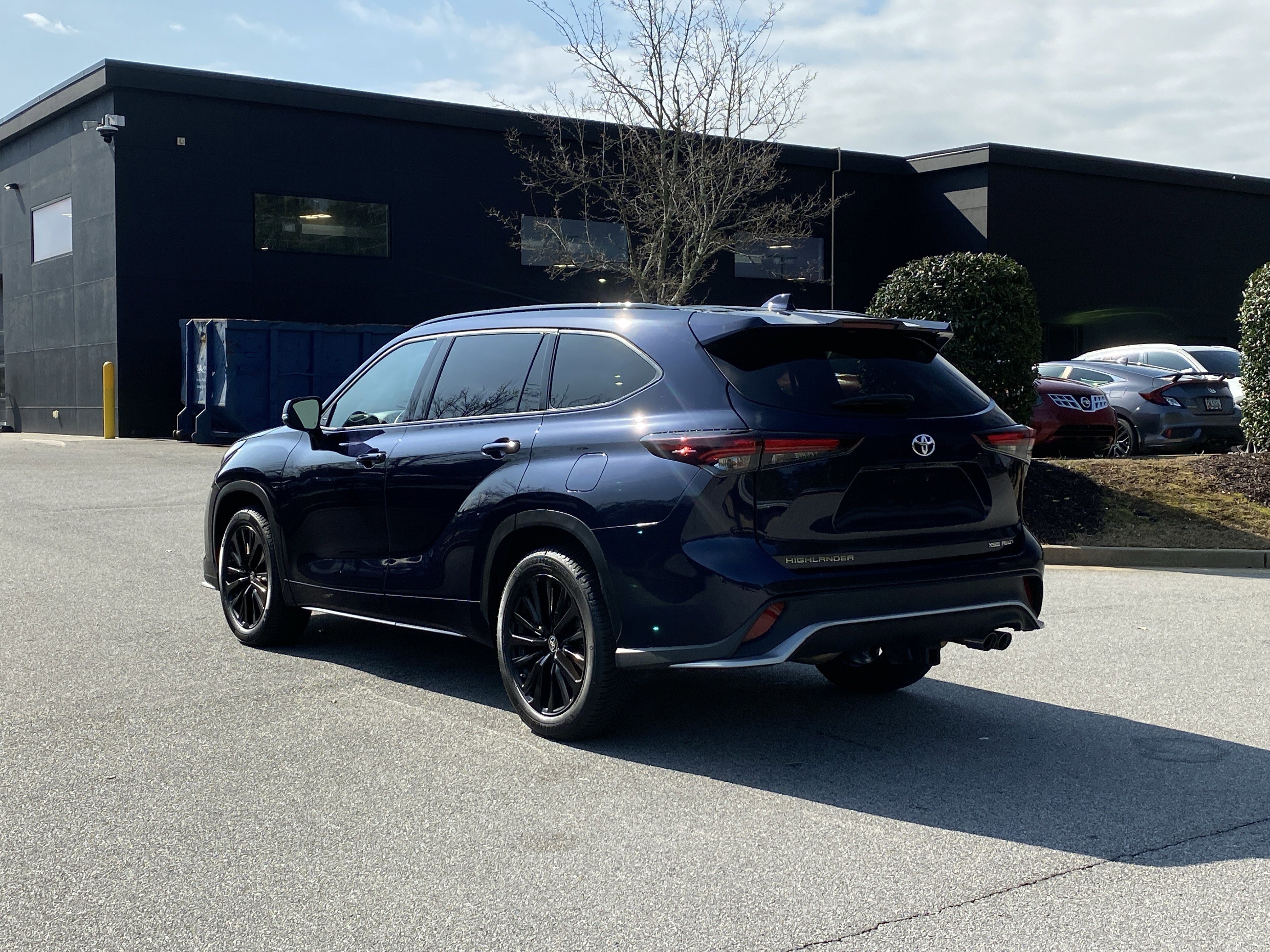 Used 2024 Toyota Highlander XSE image 16