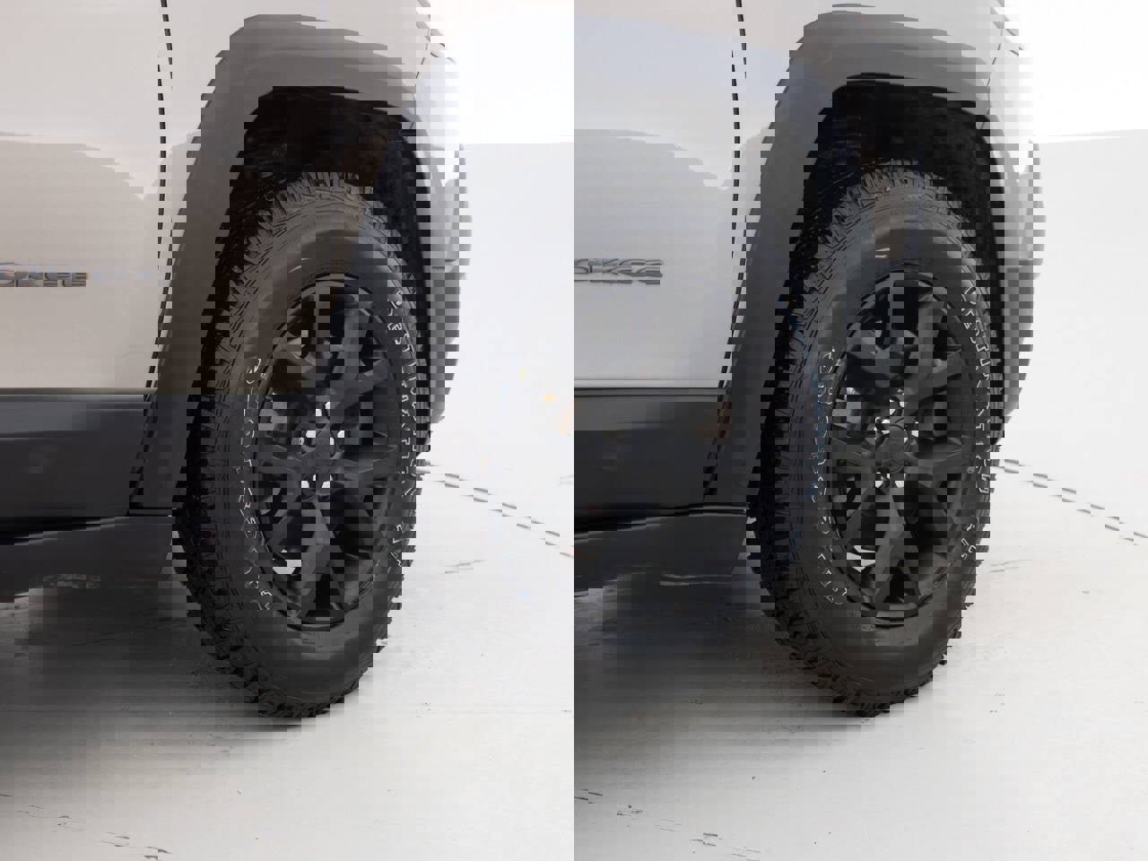 Used 2017 Jeep Cherokee Trailhawk image 18