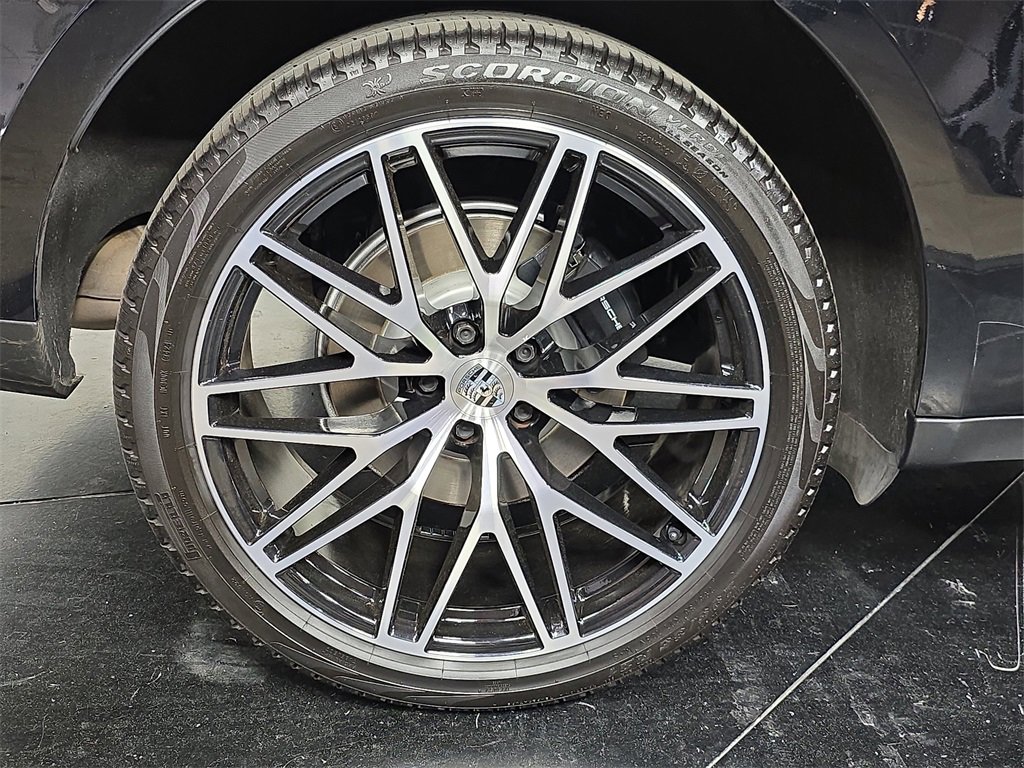 Used 2023 Porsche Macan image 29