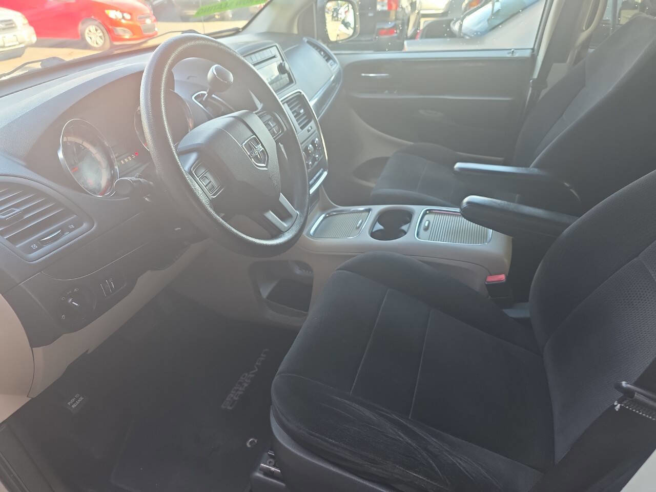 Used 2013 Dodge Grand Caravan SXT FWD image 11