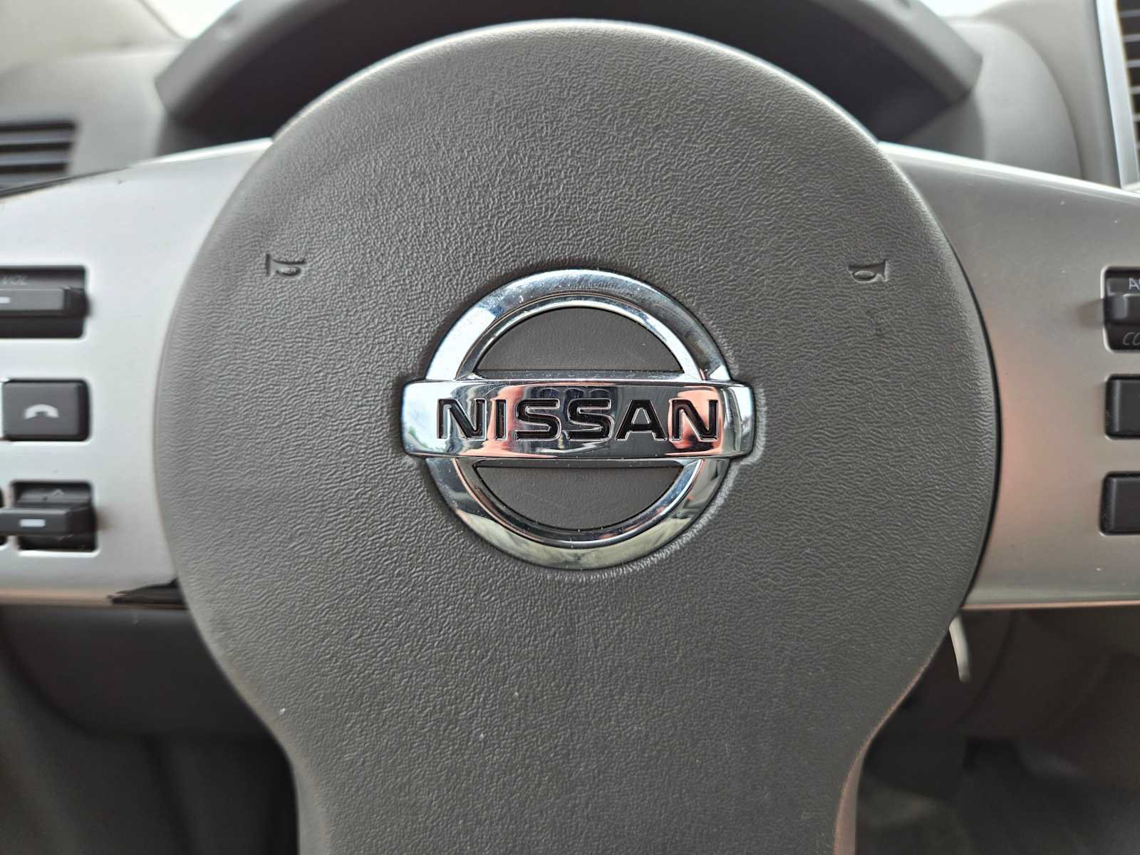 Used 2015 Nissan Frontier SV w/ SV Value Truck Package AWD/4WD image 23