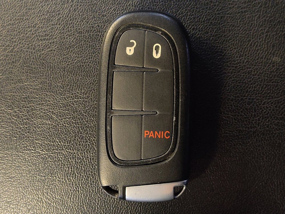 Used 2019 Jeep Cherokee Latitude Plus AWD/4WD image 32