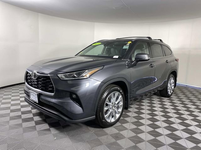 Used 2023 Toyota Highlander Limited image 4