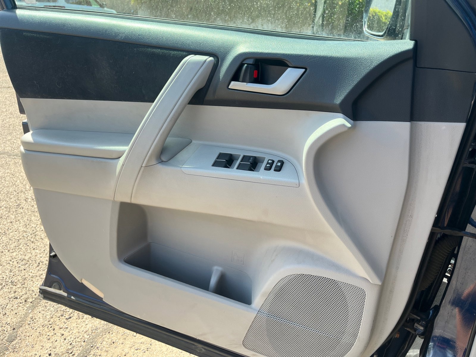 Used 2013 Toyota Highlander Plus image 13