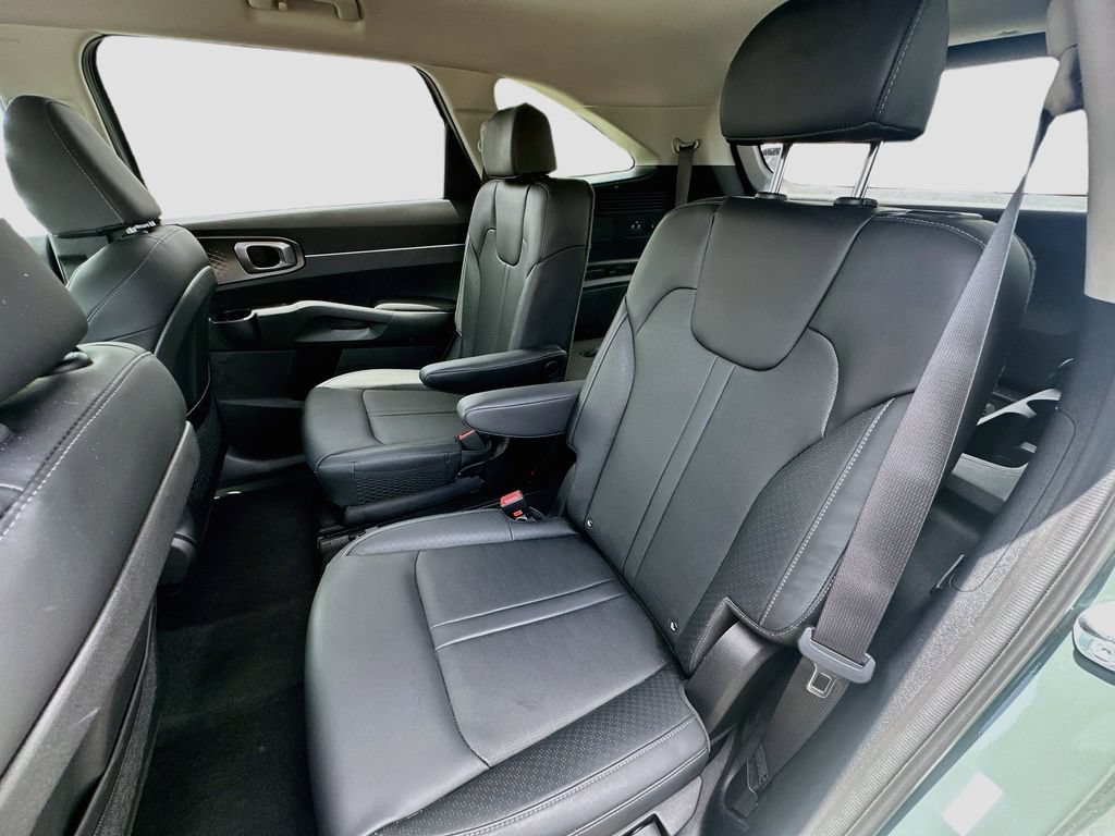 Used 2025 Kia Sorento EX AWD/4WD image 24