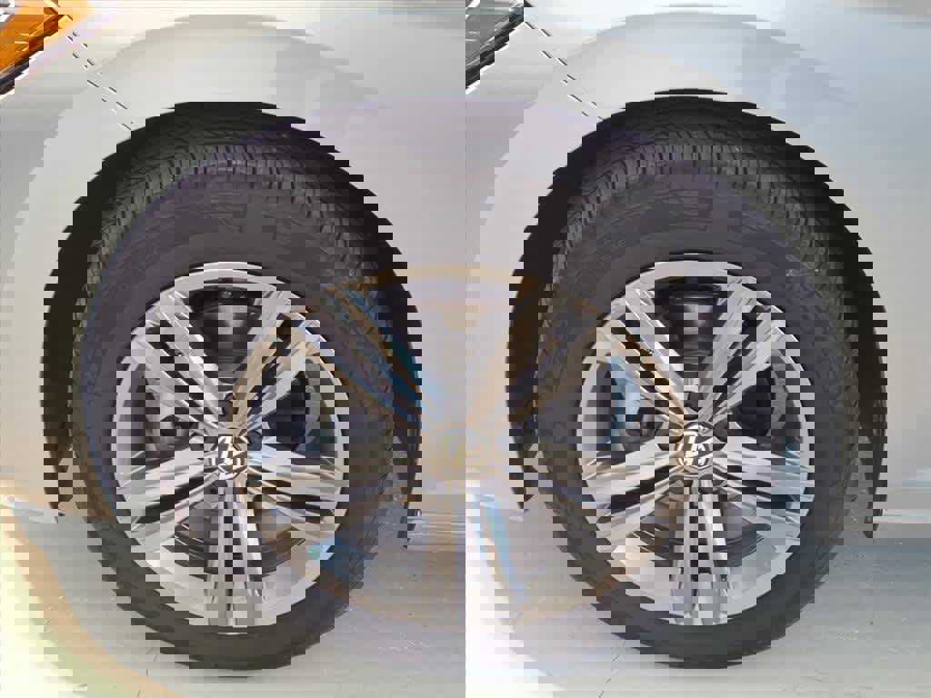 Used 2023 Volkswagen Jetta SE image 8