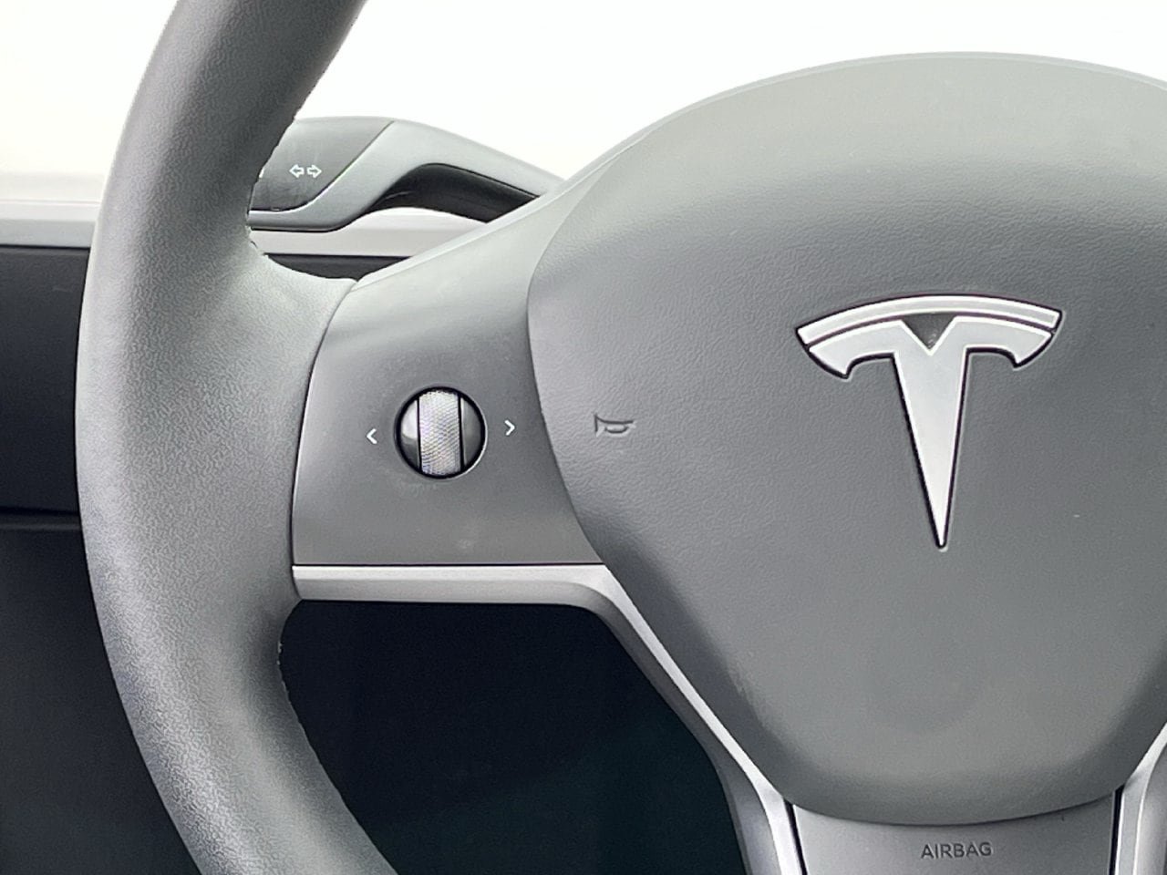 Used 2023 Tesla Model Y Long Range AWD/4WD image 12