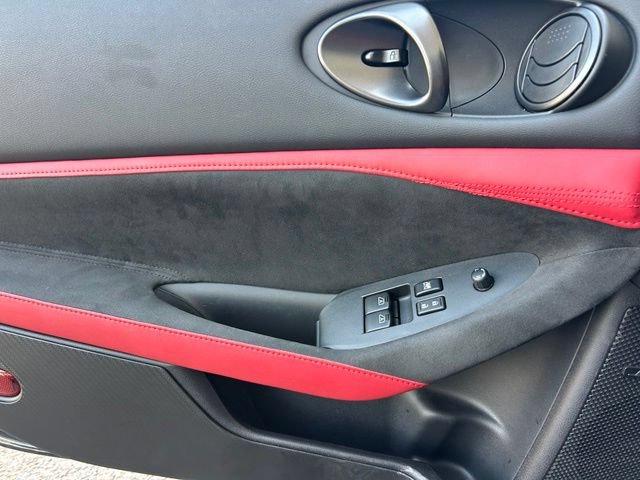 Used 2024 Nissan Z Performance w/ Floor Mat Package RWD image 9