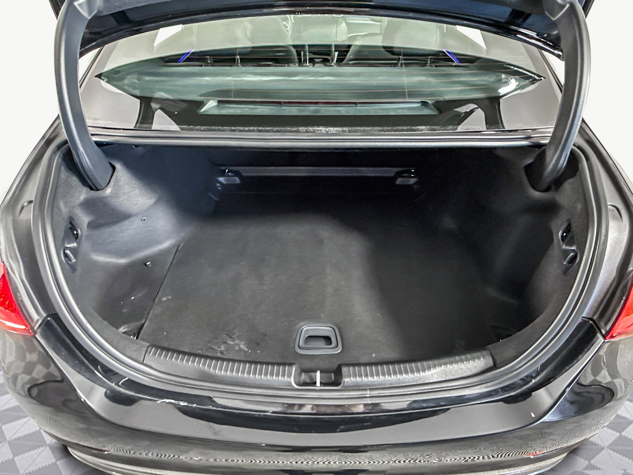 Used 2025 Mercedes-Benz C 300 Sedan image 35